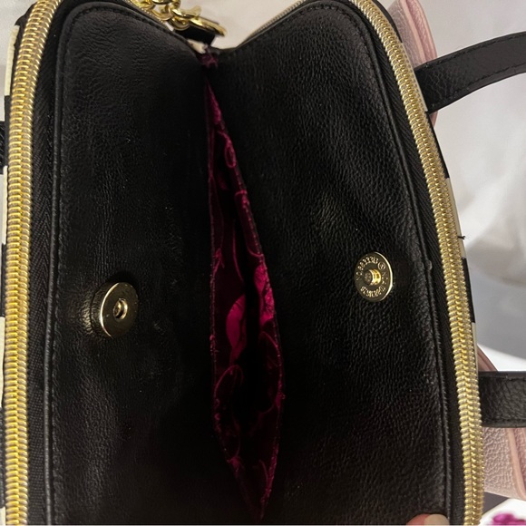 Betsy Johnson Crossbody polk dot bag with pink bow - Picture 3 of 6